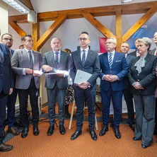 Podpisano pakt kolejowy. Zmodernizują kolejną linię 