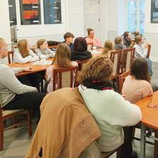 Pogadanka o bezpieczeństwie. Spotkanie policjantów z wolontariuszami