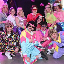 Muzyczna podróż w czasie. Parkiet opanowały hity lat 80' i 90'