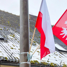 W hołdzie Powstańcom Wielkopolskim. Zakup i montaż flag