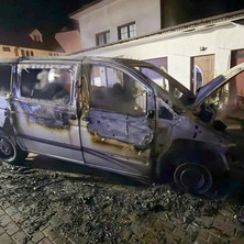 Nocny pożar auta. Bus stanął w płomieniach