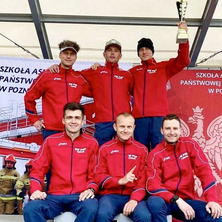 V Bieg Sztafetowy w Przeźmierowie. Zbigniew Kujawa na podium