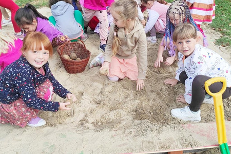 fot. Szkoła Podstawowa im. ppor. Marka Uleryka w Dziewierzewie