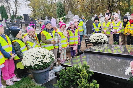 fot. Szkoła Podstawowa im. ppor. Marka Uleryka w Dziewierzewie